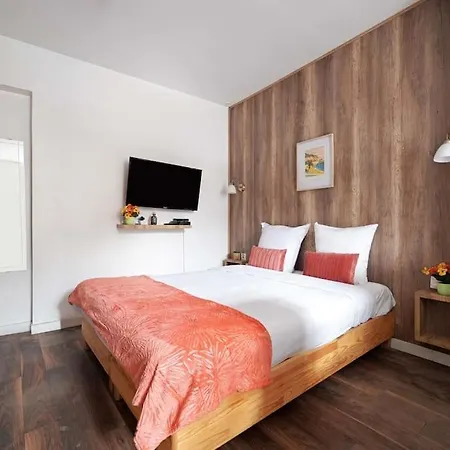 For 2 Close To Champs De Mars Apartment
