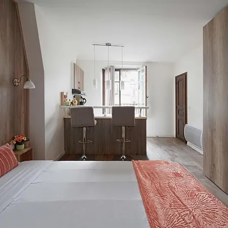 Apartment For 2 Close To Champs De Mars Paris