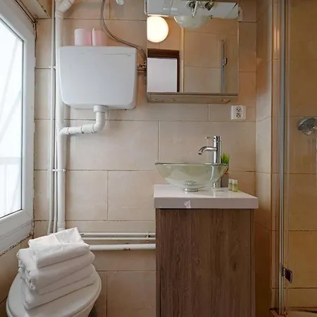Apartment For 2 Close To Champs De Mars Paris